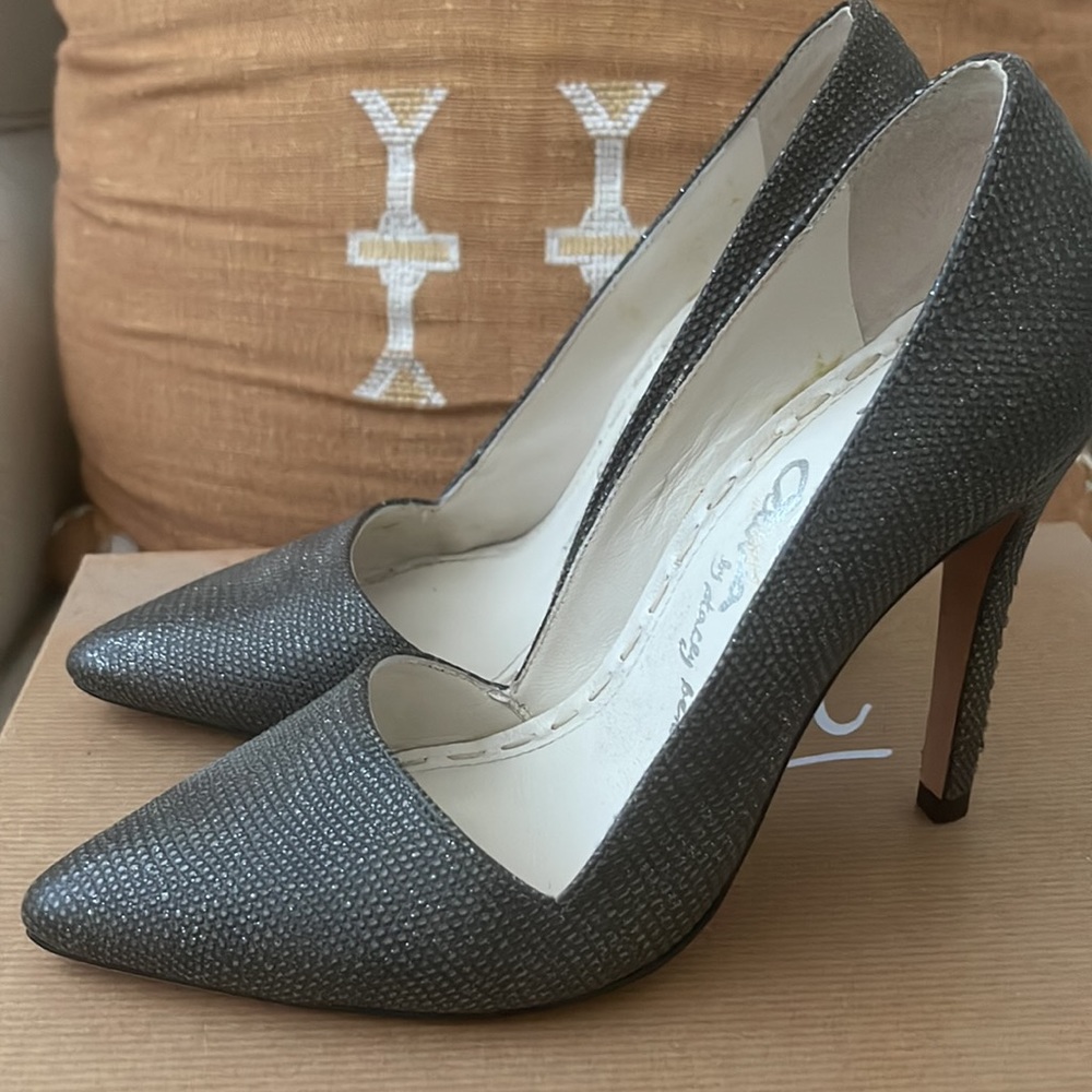 Alice & Olivia metallic  heels